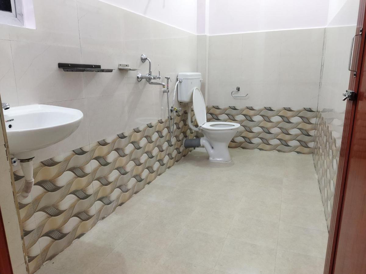 The Leisure Home Stay Shadipur Екстериор снимка