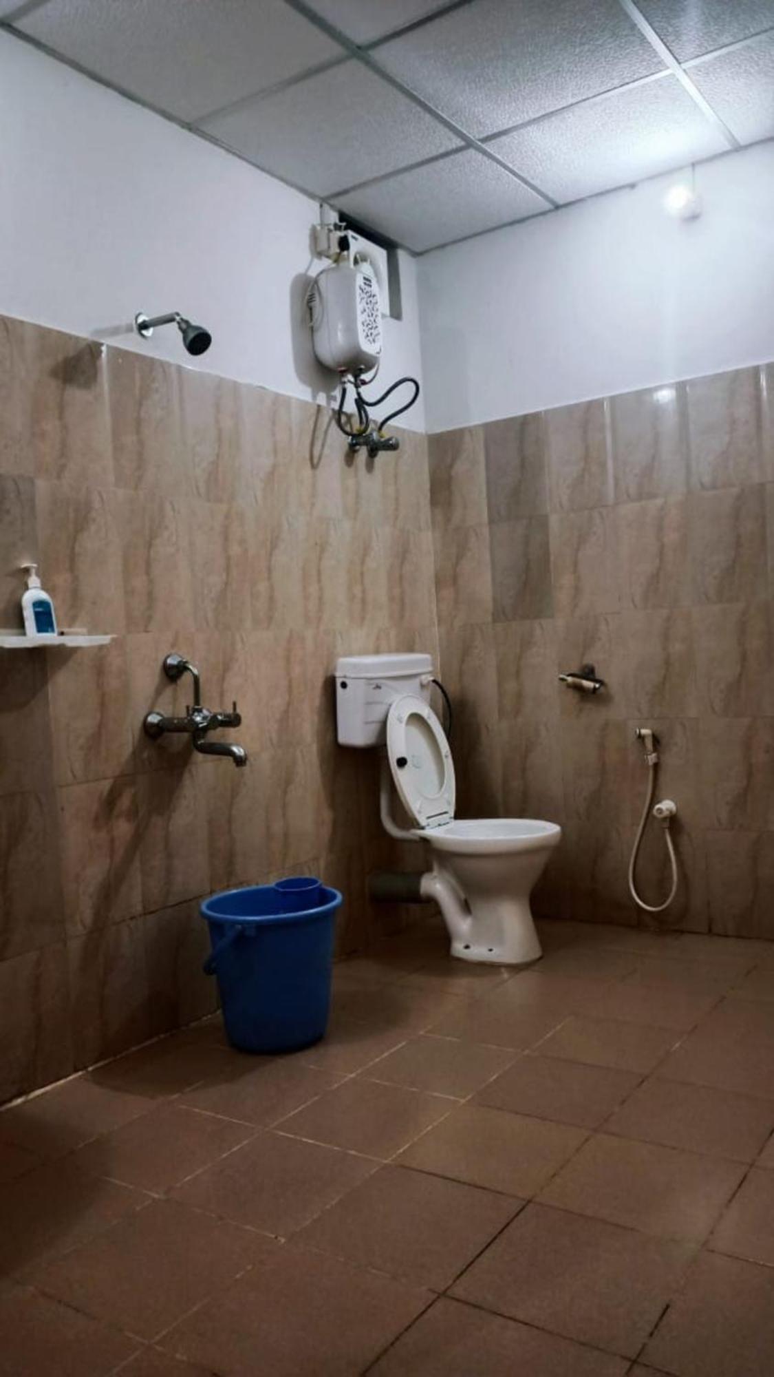 The Leisure Home Stay Shadipur Екстериор снимка